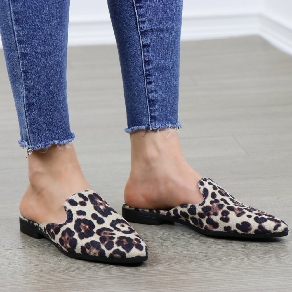 Leopard Cheetah Pointy Toe Slip On Mule Loafers - Picture 7 of 8